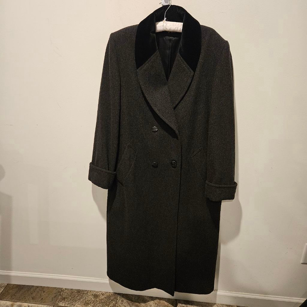 Women's JO-D Vintage Long Pea Coat Charcoal With Black Velvet Collar Size 14